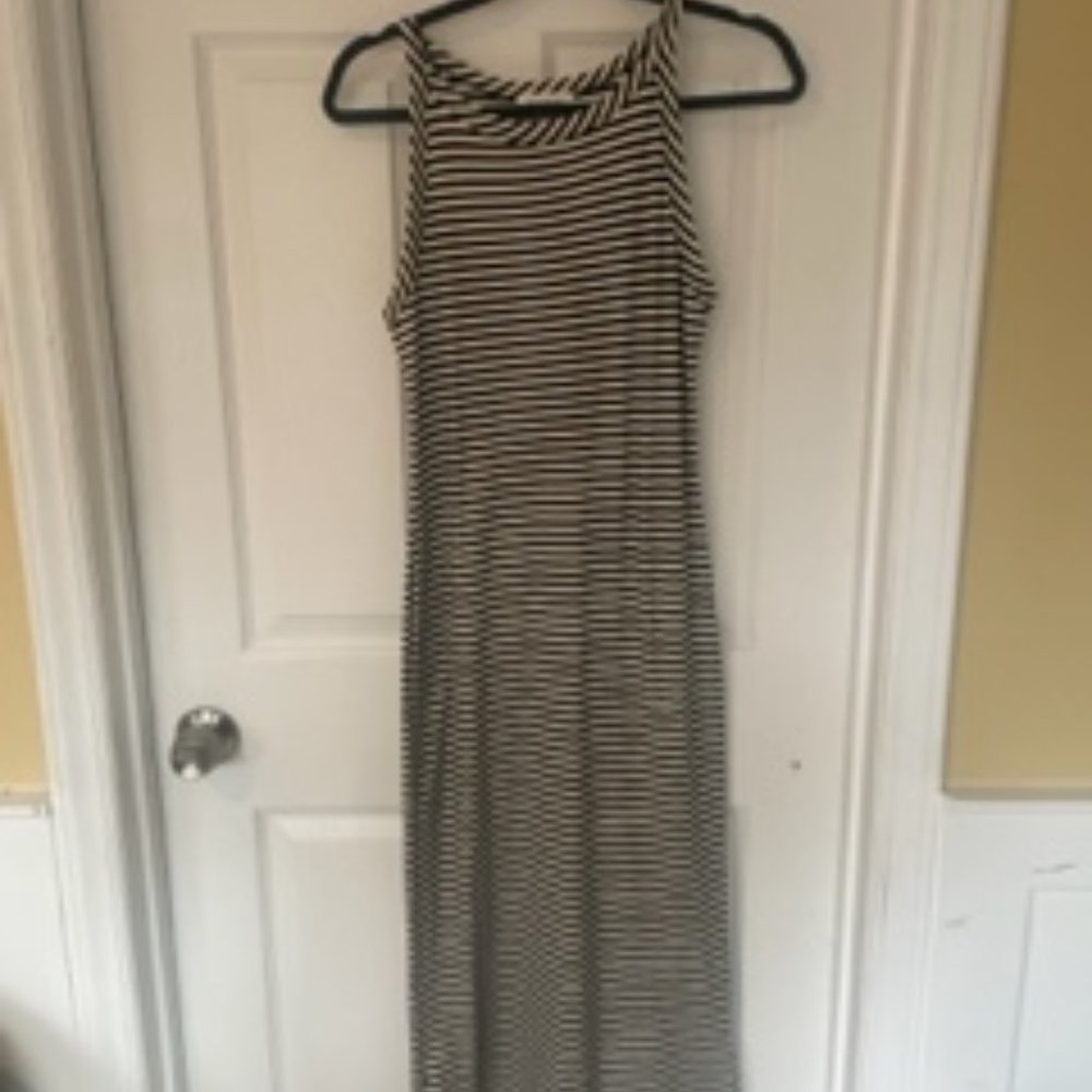 Monteau black and white dress